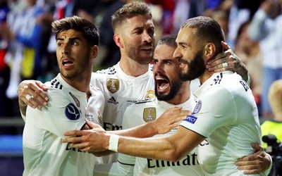 浩瀚体育快讯-佩德里这传球穿透人墙