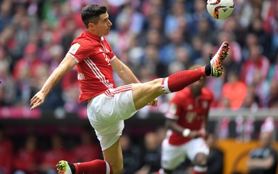 浩瀚体育精华-凯恩赛后与教练长谈