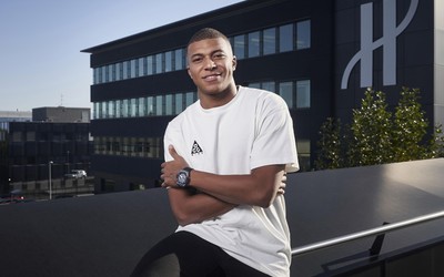 浩瀚体育热评-利瓦科维奇一战封神之路